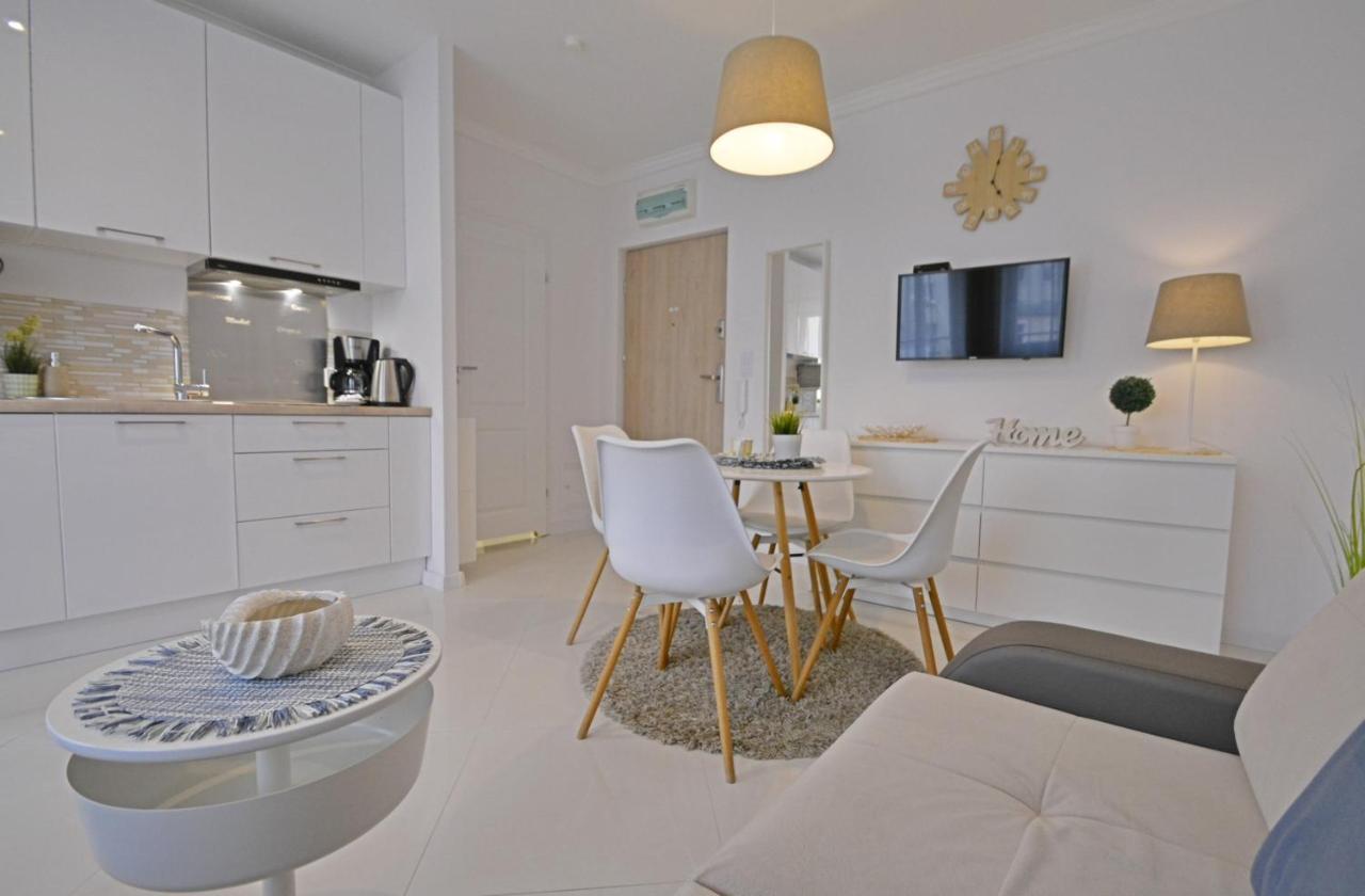 Apartamenty Bryza - Kwartal Rozy Wiatrow - Garaz Swinoujscie Dış mekan fotoğraf