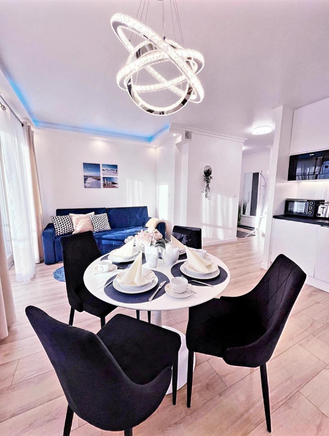 Apartamenty Bryza - Kwartal Rozy Wiatrow - Garaz Swinoujscie Dış mekan fotoğraf